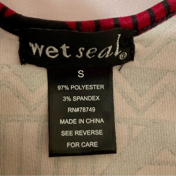 Red & Black Top - Picture 4 of 4